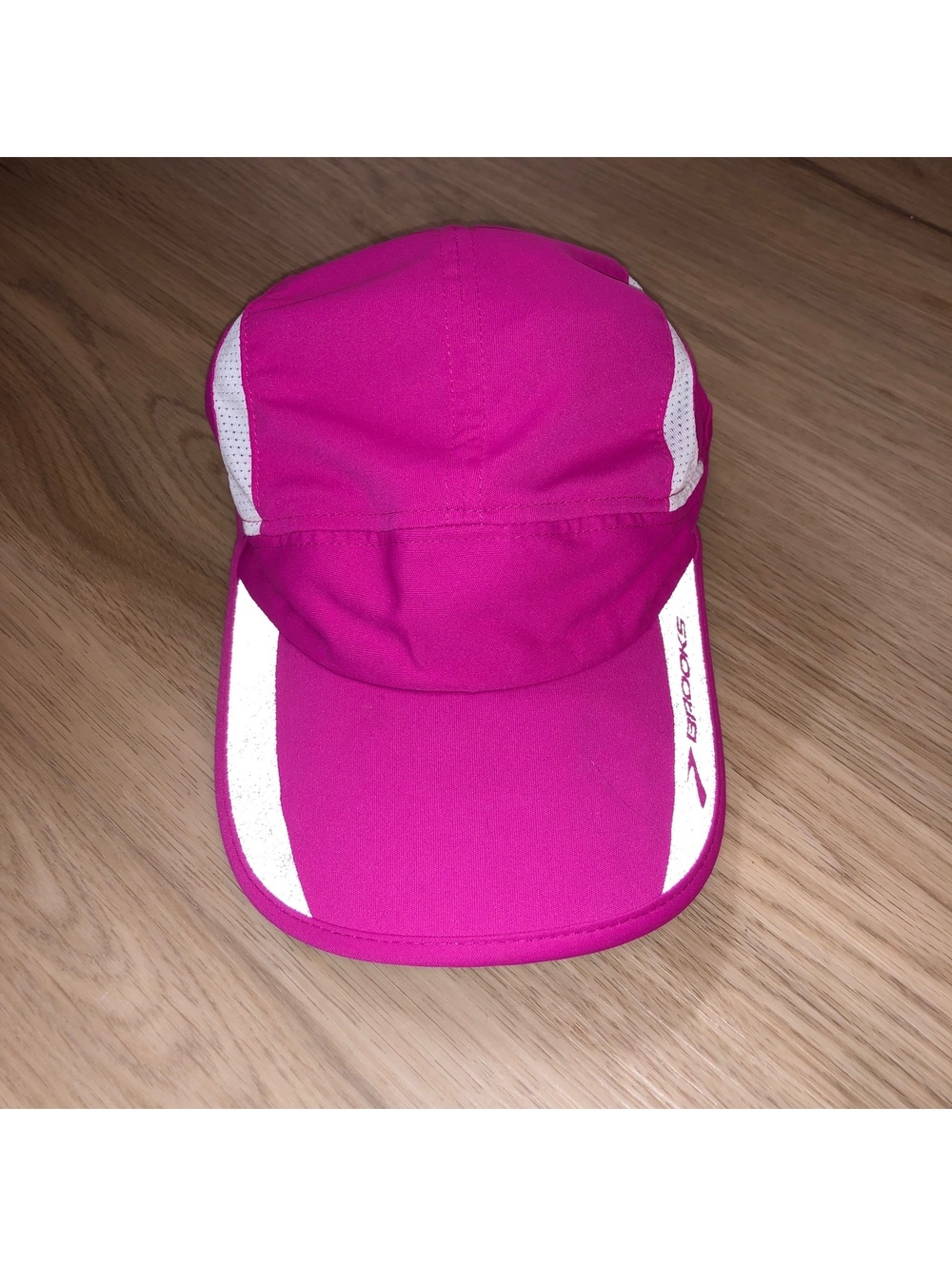 BROOKS HOT PINK WHITE REFLECTIVE PANEL RUNNING HAT CAP WOMENS UNISEX ADJUSTABLE
